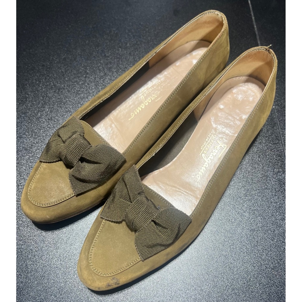 Salvatore Ferragamo Boutique Olive Green Suede‎ Vara Bow Loafers Flats 7B Italy